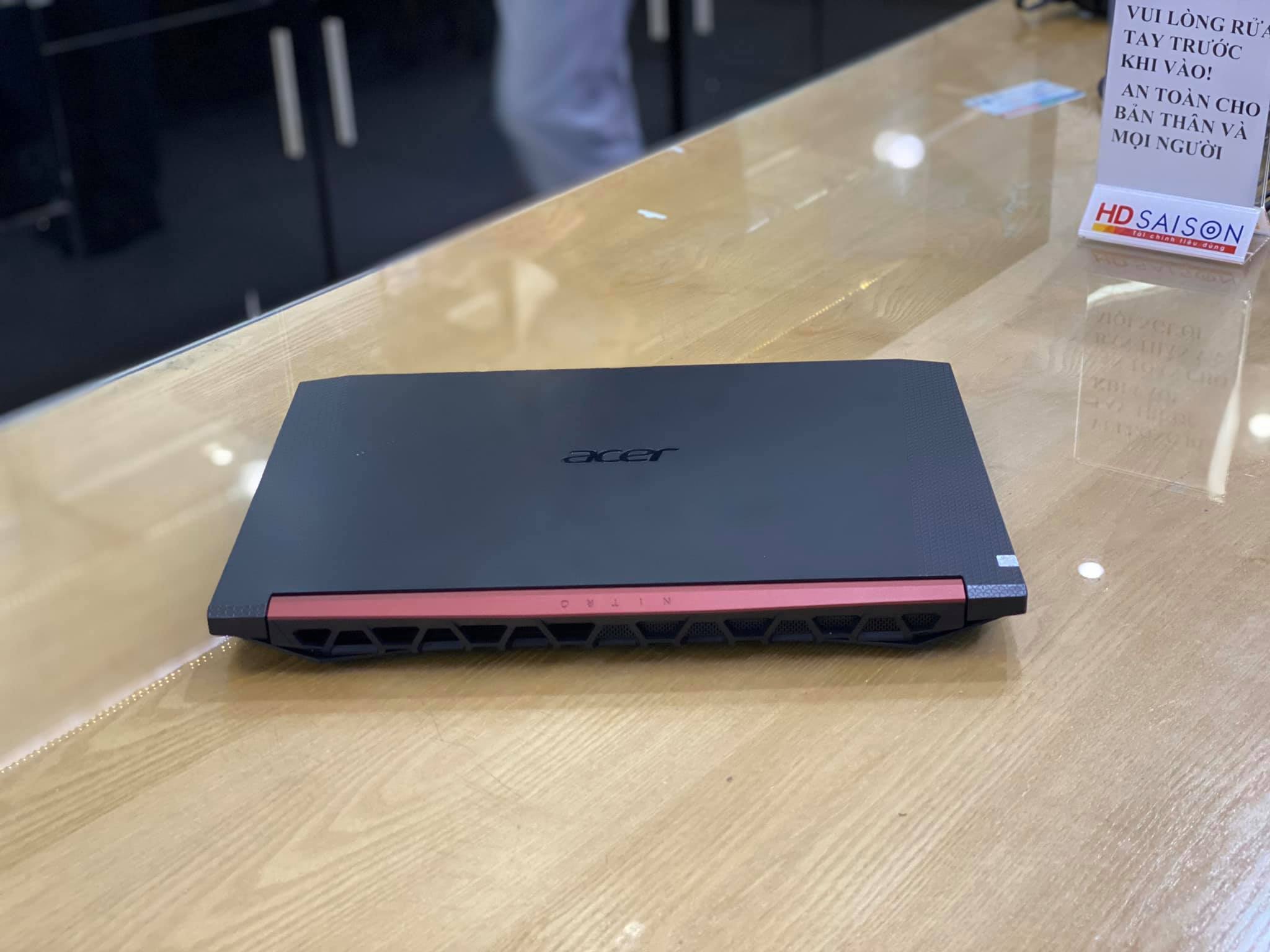 Acer Nitro AN515-43-R84R-12.jpg